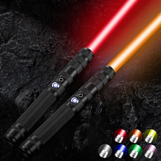 Lyssværd med 7 lysfarver og lydeffekter - Genopladeligt - Sort håndtag - 2 stk.